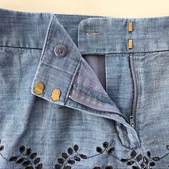 LOFT The  Riviera Short with eyelets design, 💯 cotton, petite - Picture 9 of 12